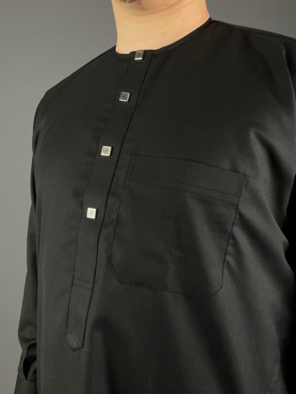 Qamis Royal | noir – Image 2